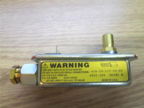 NOS ROBERTSHAW 4090-285 UNI-LINE FLAT IGNITOR