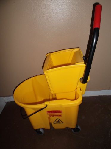 Rubbermaid Wave Brake 7680 Mop Bucket &amp; Wringer 35 Quart - USED ONLY TWICE