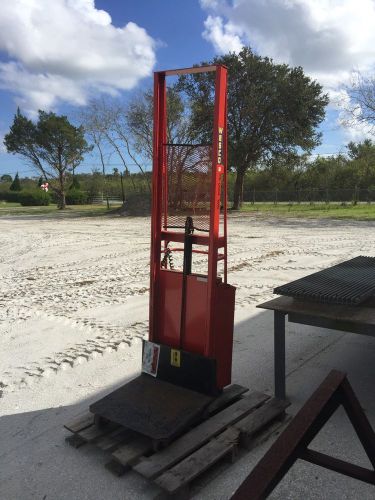 Wesco model pespl-80-2424 80&#034; lift 1000 lbs load electric platform stacker for sale