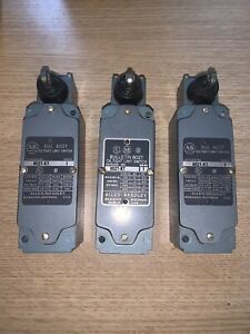 LOT OF (3) ALLEN BRADLEY 802T-KT SERIES 1 OILTIGHT LIMIT SWITCHES (MAKE OFFER!)