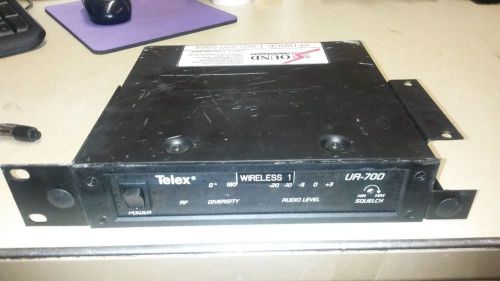 TELEX UR-700 UHF Wireless Microphone System