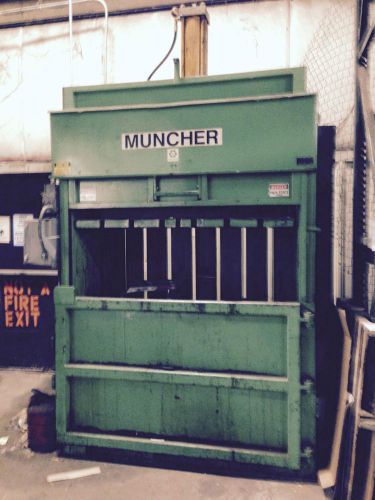 MUNCHER 60 VERTICAL HYDRAULIC BAILER (7994)