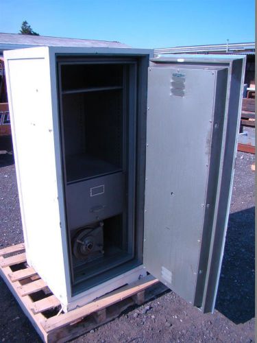 Diebold Upright Safe Fire-Insulated SMNA Class B F1-D Includes Mini Safe Inside