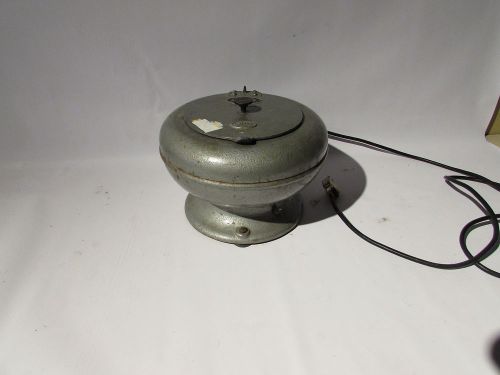 IEC 438084 VINTAGE INTERNATIONAL MICRO CENTRIFUGE (R11-2)