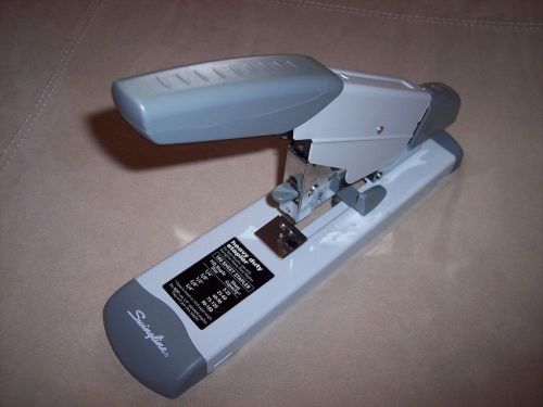 Swingline 39002 Heavy-Duty Stapler 160 Sheet Capacity Platinum