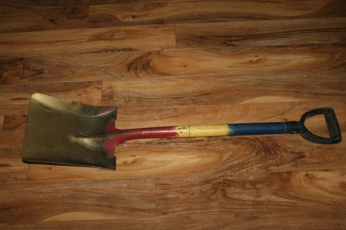 Ampco S-84 Non-Sparking Square Shovel 19&#034; Handle 9&#034; x 11&#034; Blade