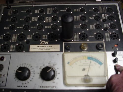 B&amp;K DYNAJET MODEL 700  DYNAMIC MUTUAL CONDUCTANCE TUBE TESTER.