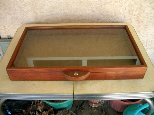 CUSTOM MADE ARTISTS JEWELRY DISPLAY CASE /MAHOGONY /LOCKING