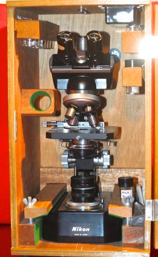 Nikon Vintage  Microscope, lost of accessories