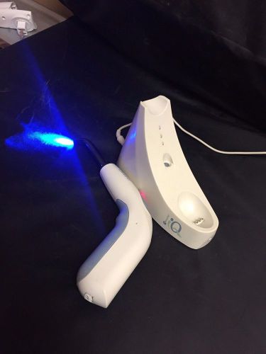 Dentsply iQ smartlite cordless curing light   ((mAKE aN oFFER))