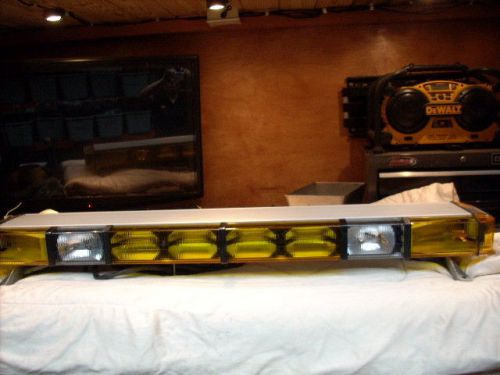 WHELEN EDGE 60 INCH 12 STROBE LIGHTBAR WITH WARRANTY