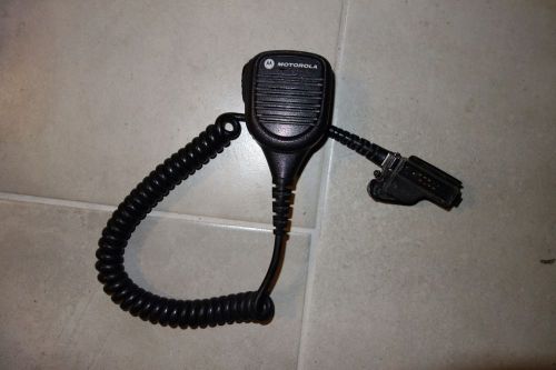 Motorola PMMN4038A Shoulder Lapel Speaker Mic WITH CLIP Microphone XTS