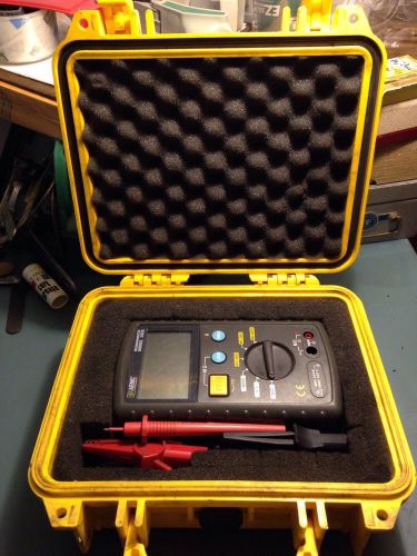 Aemc 1026 battery operated megohmmeter, 1000vdc, w/ pelican case 1200 for sale