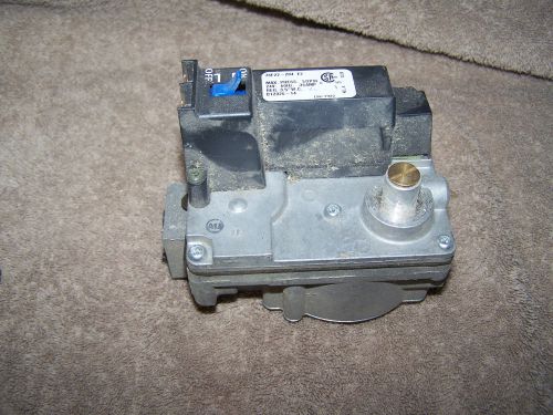 NEW NO BOX WHITE RODGERS 36F22-204 GAS VALVE