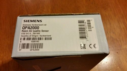 SIEMENS QPA2000 CO2 SENSOR - NEW IN BOX !!!!   ( 150818C )