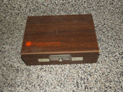 ^^  LASER ANALYTICS INC MODEL 7033-8 / 7045-5   IN WOOD CASE -b