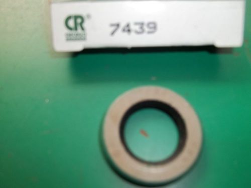 NEW CR- 7439 OIL SEAL