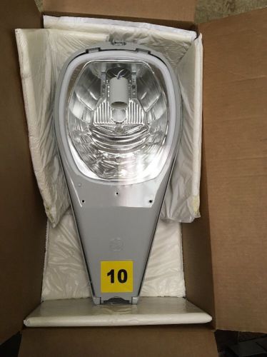 GE 100 Watt 120V Street Lights Lot Of 22 Lights