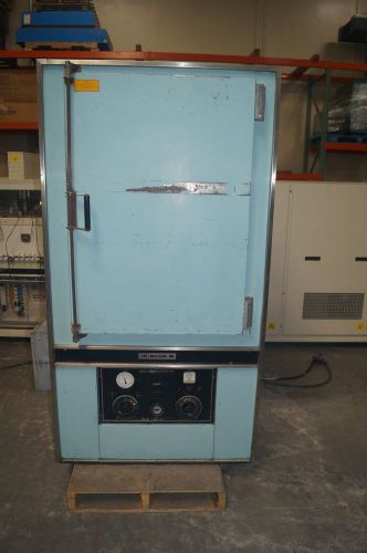 BLUE M MODEL POM-336B-1 OVEN, MAX TEMP 343°C / 650°F ON FLOOR BASE