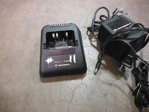 (2) MOTOROLA BATTERY CHARGERS NTN1171A ~ USED