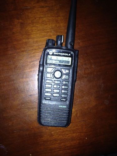 MOTOROLA XPR6550 UHF 403-470 Mhz Radio MOTOTRBO W/ 1 BATTERIES