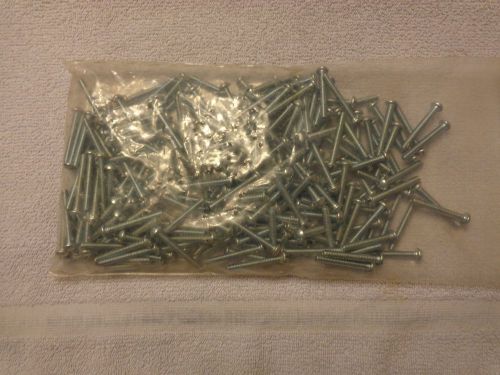 #10-24 x 1-1/2&#034; Slotted Round Head Machine Screw Zinc (QTY 200)