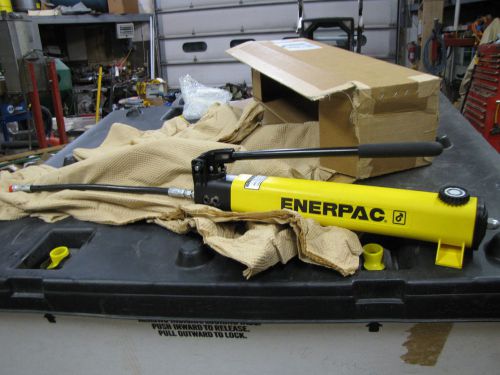 ENERPAC TWO-SPEED LIGHTWEIGHT HYDRAULIC HAND PUMP, P/N: P-202 ~NEW~SURPLUS~