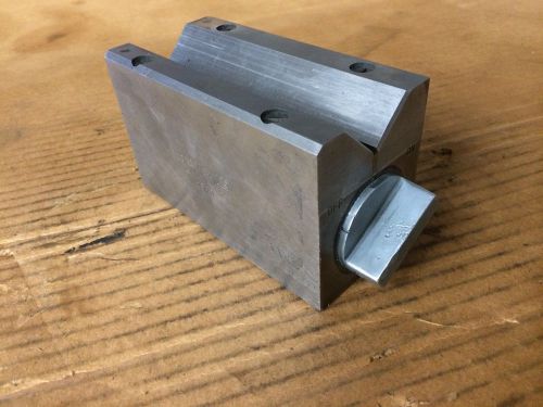 Brown &amp; Sharpe 750-D Magnetic V Block Chuck