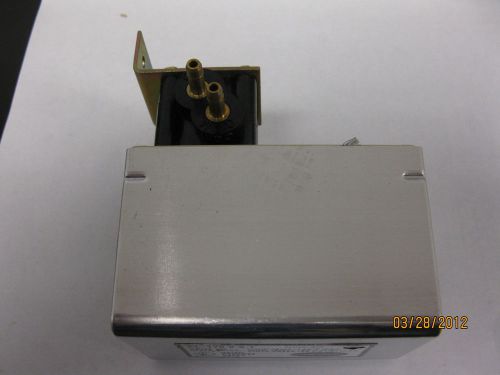 Barber Colman AL-120-0-0-1 Solenoid Air Valve 208VAC 50/60hZ Barbed 1/4&#034; 30PSI