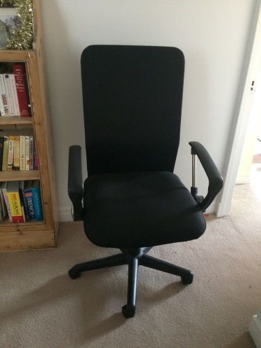 black mesh office chair