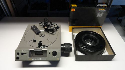 KODAK EKTAGRAPHIC III a IIIa SLIDE PROJECTOR w/Remote and tray