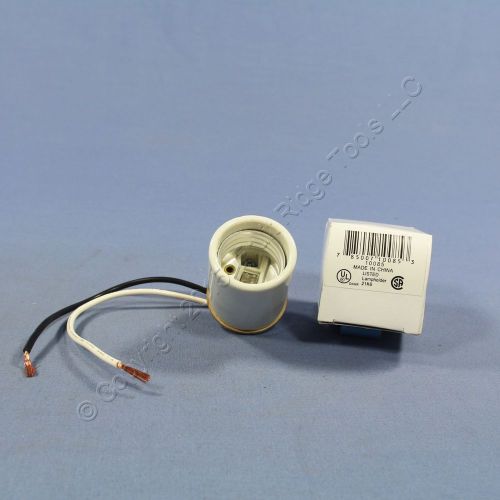 Pass &amp; seymour keyless porcelain lampholder medium light socket 660w 250v 10085 for sale