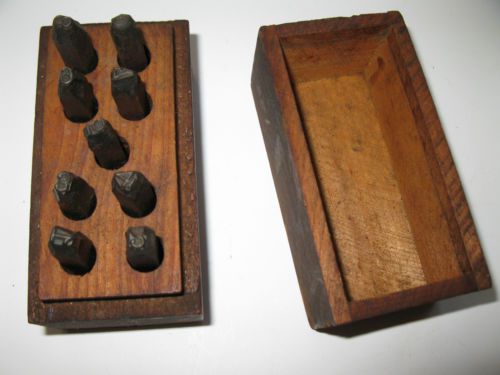 VINTAGE NUMBER SPAMP KIT IN WOOD BOX