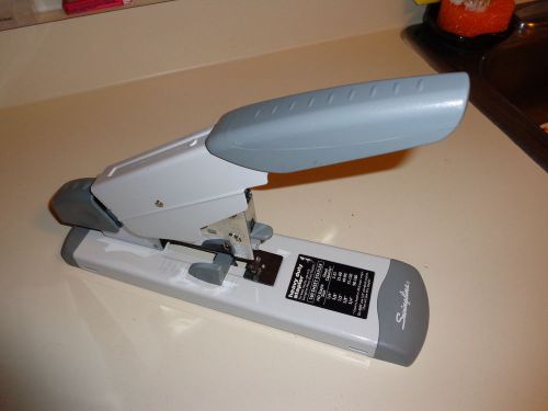 Swingline 39002 Heavy Duty Stapler 160 Sheet Capacity