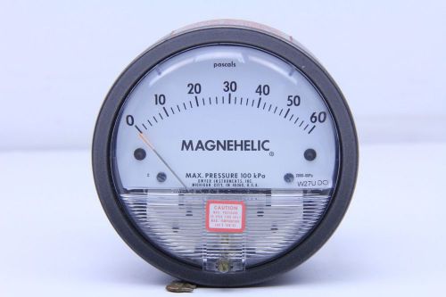 DWYER MAGNEHELIC W27U DO ,MAX PRESURE 100 kPa / 0-60  (102AT-55)