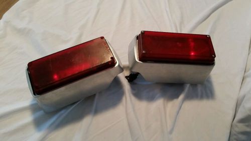 Ambulance grill light housing