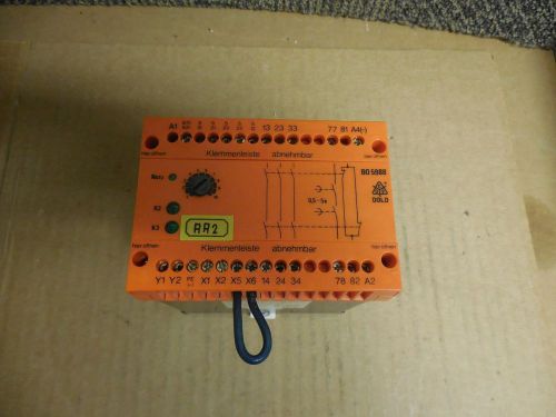 E.DOLD U. SOHNE KG SAFETY RELAY B0 5988.47/124 0,5-5s 24Vdc B0 5988