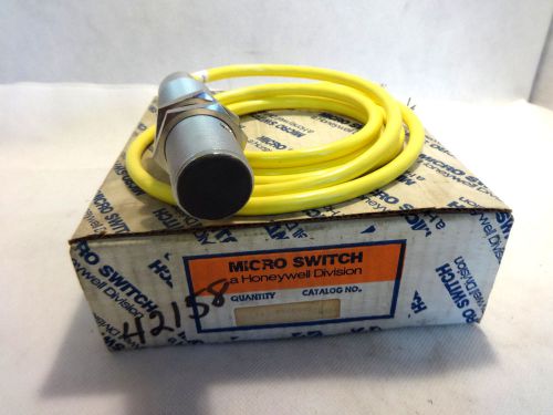 NEW IN BOX HONEYWELL MICRO FYCC8C3-2 PROXIMITY SWITCH