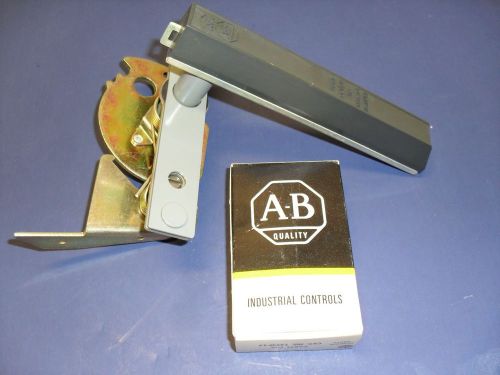 ALLEN-BRADLEY 1494F-L4 DOOR HARDWARE TOP SIDE AND BOTTOM LATCHING ARRANGEMENT