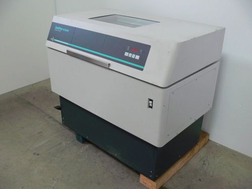 New Brunswick Scientific Innova 4300 Incubator Shaker W/ Manual, Works Perfect