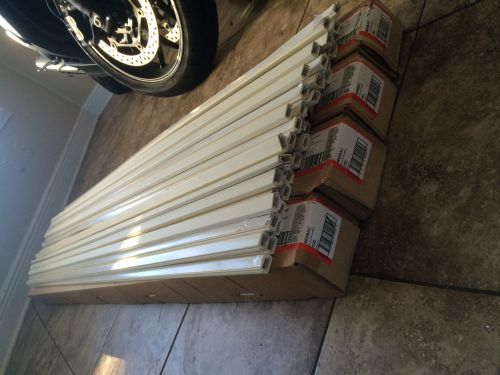 Lot 120 sticks of 60&#034; new wiremold 400bac raceway panduit ivory 5&#039; plastic 7/8&#034; for sale