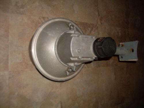 Large Outdoor Pole/Street Light / Lamp / Lighting W/ Photocell GE Electric