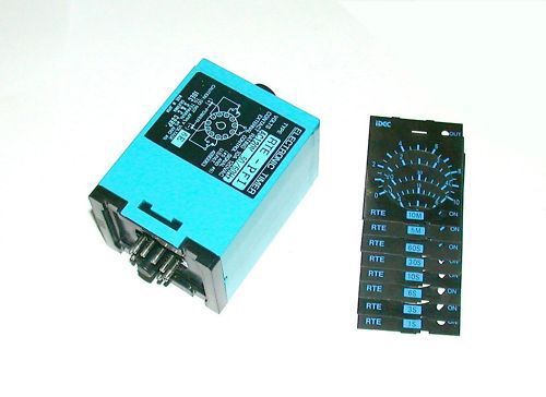 NEW IDEC  TIME DELAY RELAY 0-10 MiINUTE  MODEL RTEPF1