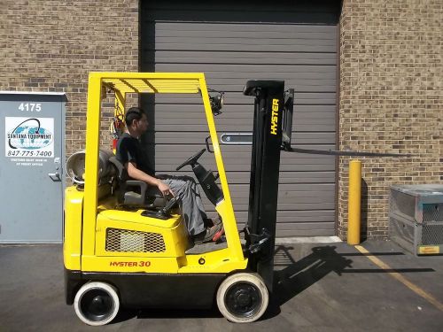 FORKLIFT (15001) 2003 HYSTER S30XM, 3000 LBS CAPACITY, CUSHION TIRES