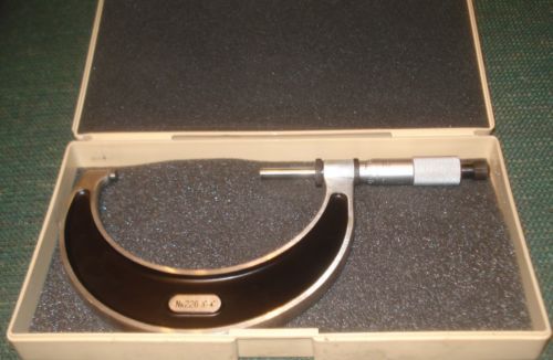 STARRETT T226XRL-4 MICROMETER .0001 GRADS. 3-4 IN CARBIDE RATCHET STOP LOCKNUT