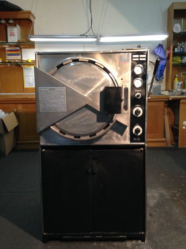 Pelton Crane Magnaclave Autoclave