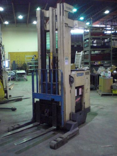 Crown 35RRTT 3,500 lbs Reach Truck ORDER PICKER Forklift