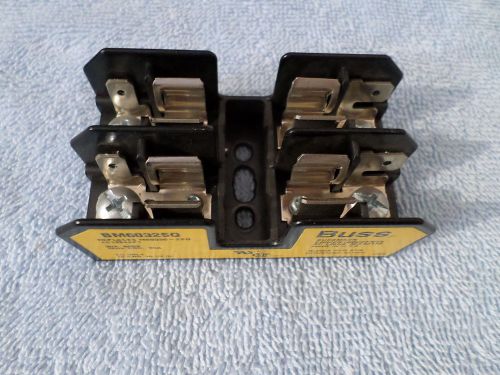 BUSSMANN BM6032SQ FUSE BLOCK HOLDER - 30A  600V