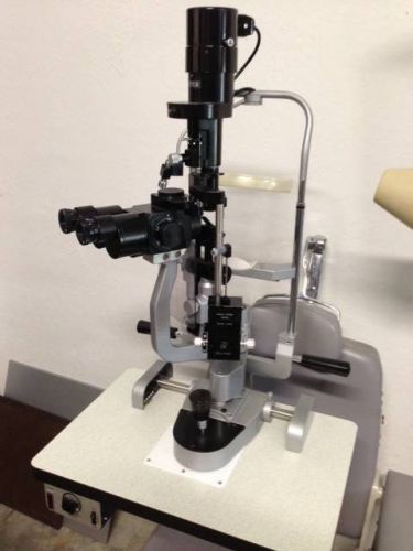 MENTOR SH-12 SLIT LAMP (HAAG STREIT STYLE) WITH HAAG STREIT TONOMETER.