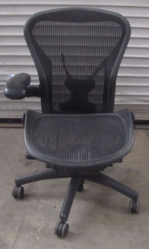 ^^ HERMAN MILLER AERON SIZE B BLACK CHAIR  - PARTS/REPAIR (HM5)